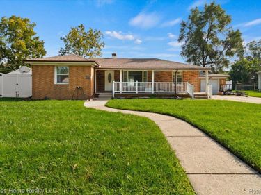 23564 Hill Avenue , Warren, Mi 48091