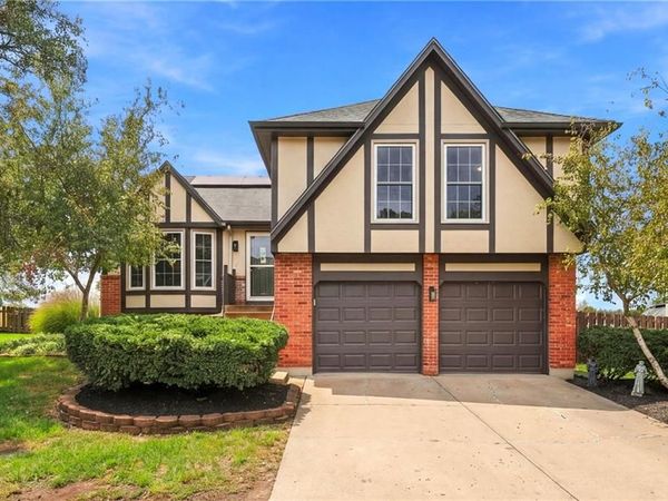 12604 Fountain Lake Drive, Grandview, MO 64030