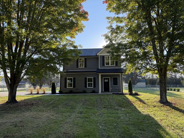 1632 Parker Rd , Manchester, TN 37355