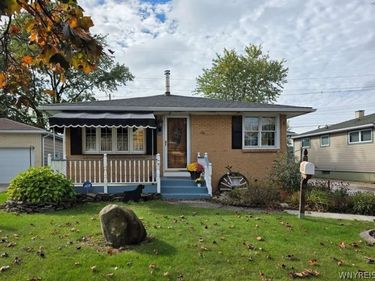 186 Lou Ann Drive , Depew, NY 14043