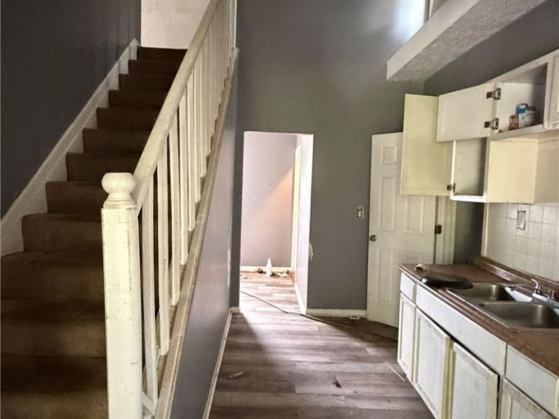 3304 W 34th Street, Cleveland, OH 44109 Photo 3