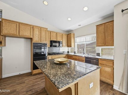 7035 Cinnamon Drive, Sparks, NV 89436 Photo