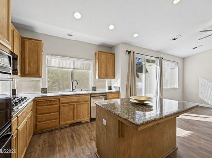 7035 Cinnamon Drive, Sparks, NV 89436 Photo