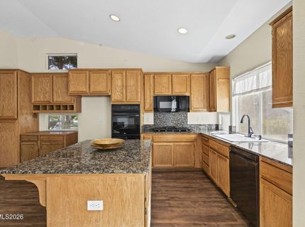 7035 Cinnamon Drive, Sparks, NV 89436 Photo