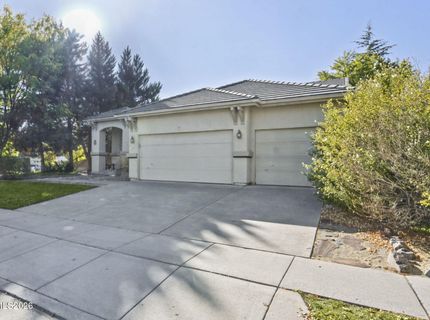 7035 Cinnamon Drive, Sparks, NV 89436 Photo