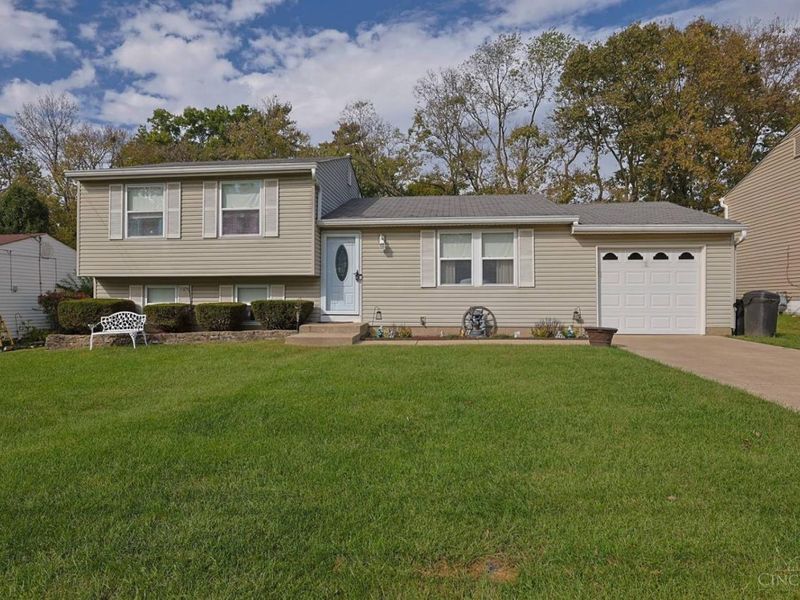 2818 Overdale Drive, Colerain Township, OH 45251 Photo 1