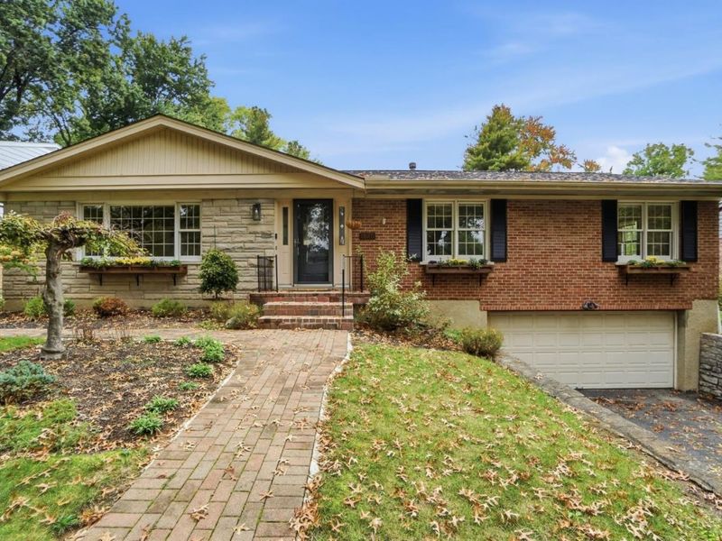 1020 Cloverfield Lane, Springfield Township, OH 45224 Photo 1