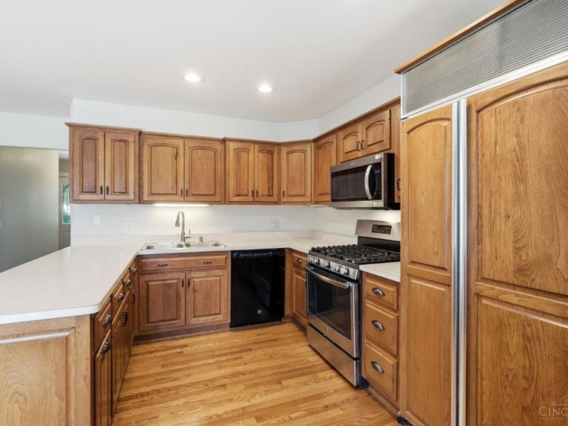 1020 Cloverfield Lane, Springfield Township, OH 45224 Photo 11