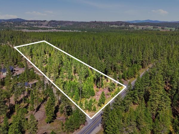 6XXX E Elk Chattaroy Rd, Chattaroy, WA 99003
