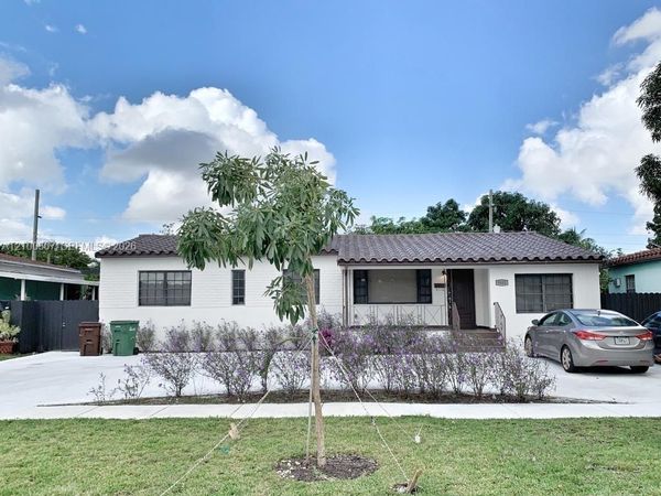 5802 W 3rd Ave , Hialeah, FL 33012