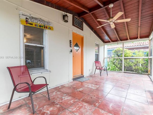2967 SW 21st St , Miami, FL 33145