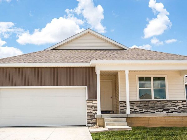 2798 Cecelia Drive , Hiawatha, IA 52233