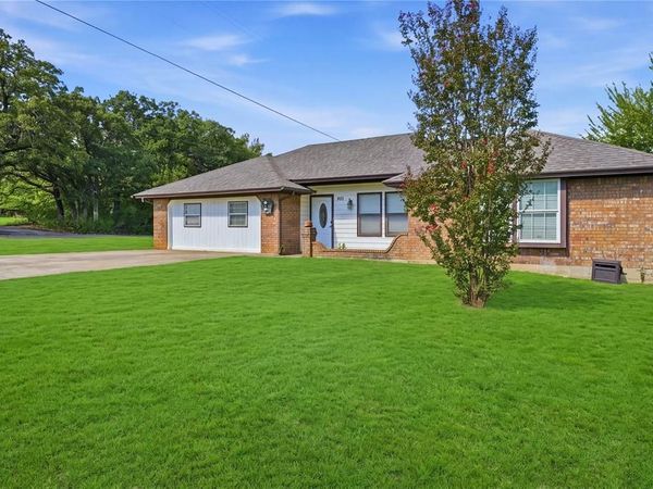 901 Melanie Lane, Keene, TX 76059