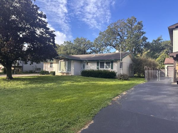 424 Northgate Road , Lindenhurst, IL 60046