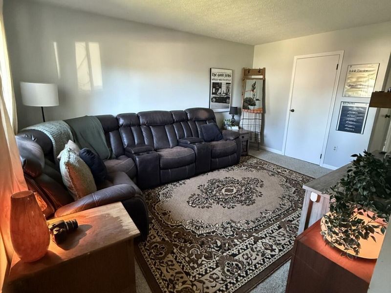 254 Washington Avenue, London, OH 43140 Photo 5