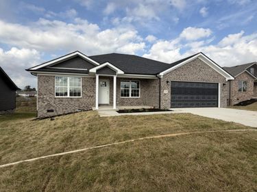 295 Stoney Creek Way, Berea, KY 40403