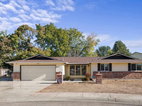8921 W Sunflower Ct, Boise, ID 83704