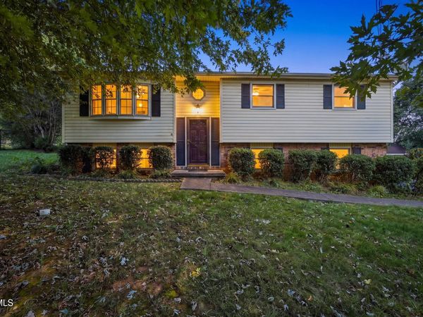 529 Old Gray Station Road, Gray, TN 37615