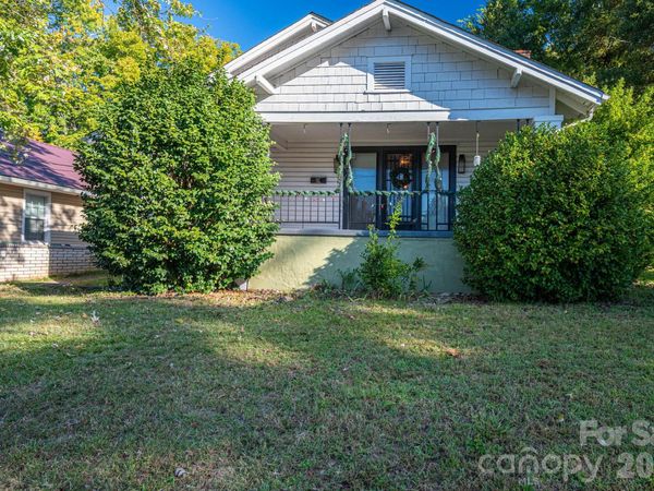 407 3rd Avenue SE, Hickory, NC 28602