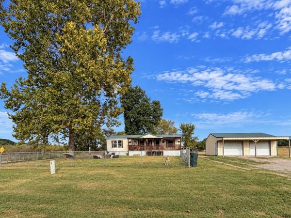 10549 W Perry Road , Stigler, OK 74462