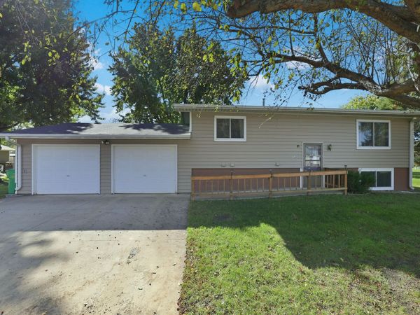 122 35th Street S, Brookings, SD 57006