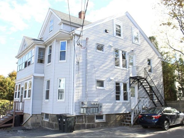 78 Endicott St, Unit 1R, Peabody, MA 01960