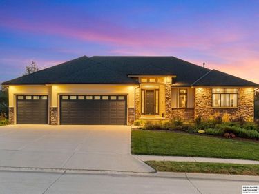 12450 S 79th Avenue, Papillion, NE 68046