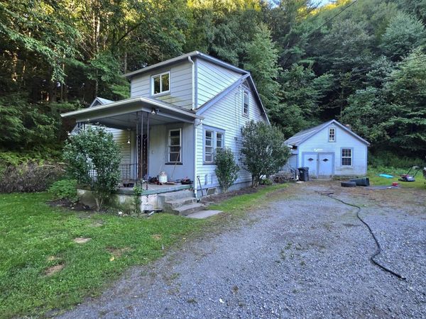 1468 W 8th Street, Wyoming, PA 18644