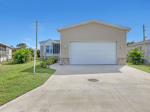 879 Laurel Circle , Barefoot Bay, FL 32976