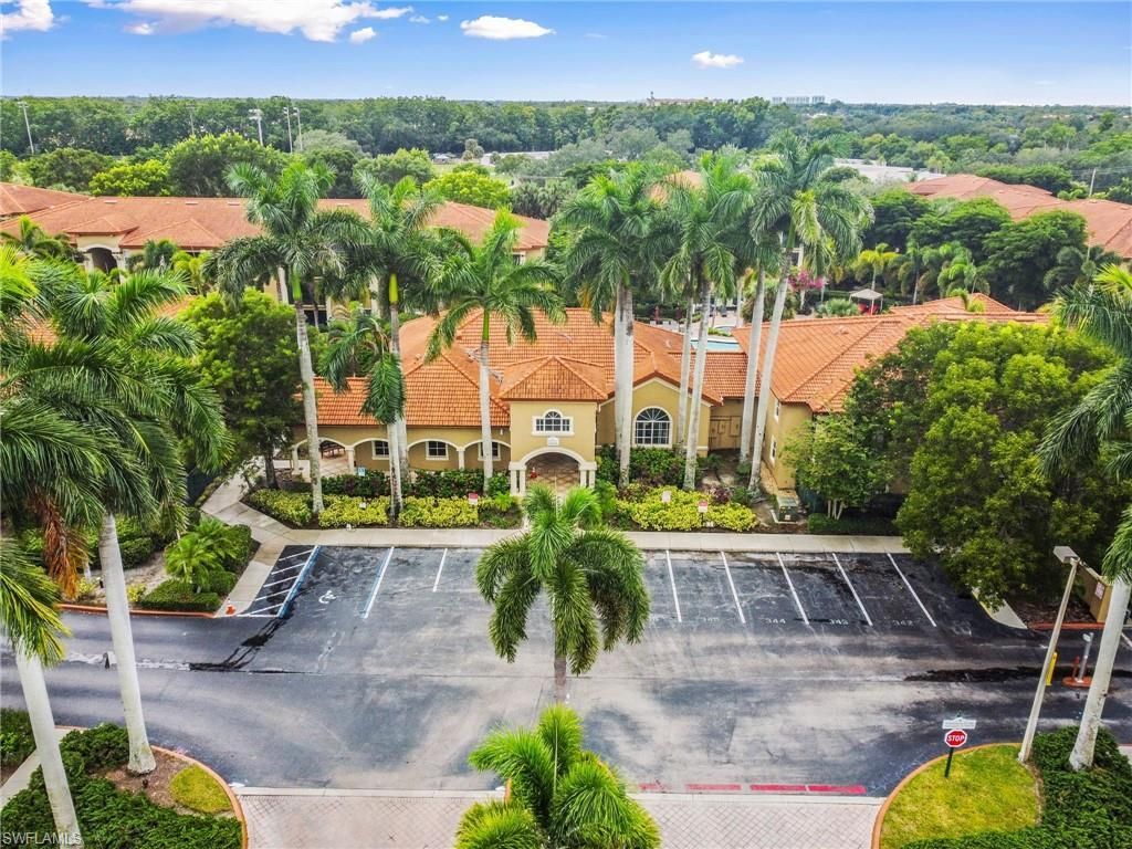 8870 Colonnades Ct W, Unit 332, Bonita Springs, FL 34135 Photo