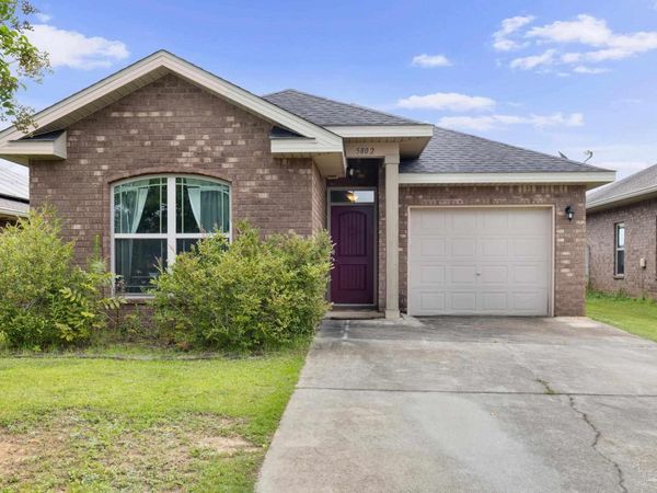 5802 Corkscrew Ct, Pace, FL 32571