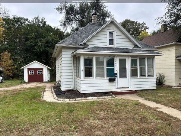 1005 S FAIRMOUNT ST, Sioux City, IA 51106