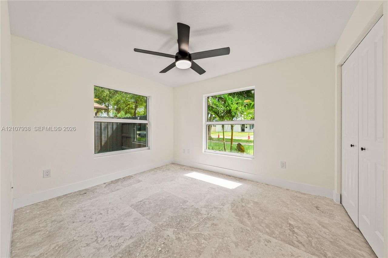 9261 SW 183rd Ter , Palmetto Bay, FL 33157 Photo