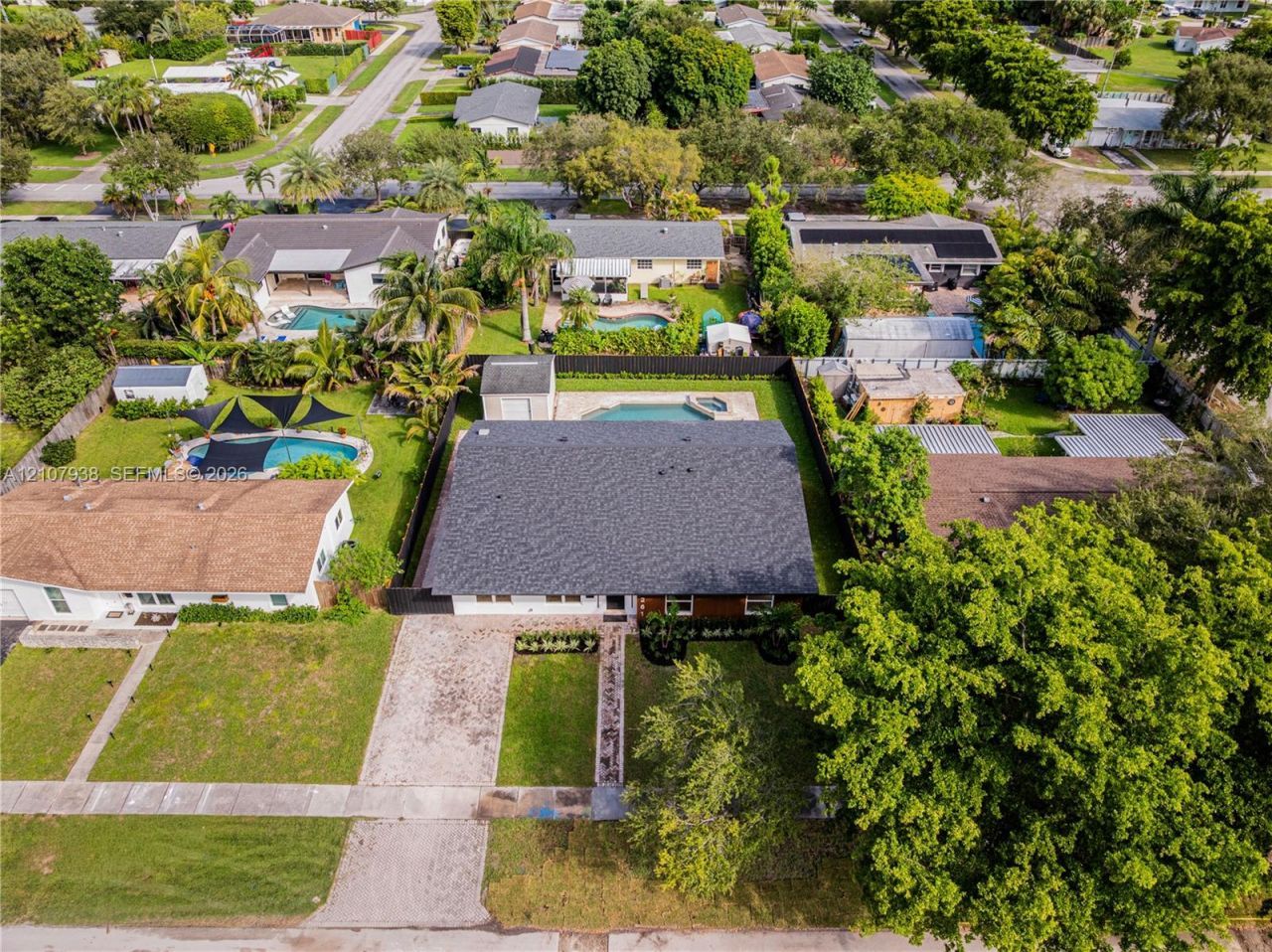 9261 SW 183rd Ter , Palmetto Bay, FL 33157 Photo