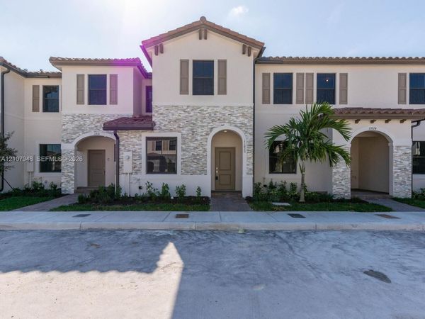 11820 SW 247th Ter , Miami, FL 33032
