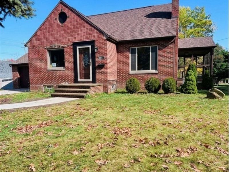 5817 Flower Drive, Parma Heights, OH 44130 Photo 1