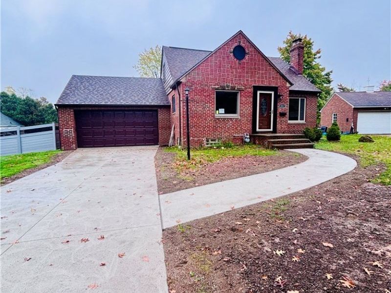 5817 Flower Drive, Parma Heights, OH 44130 Photo 2