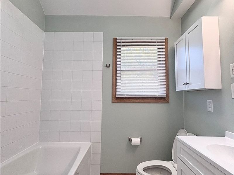 5817 Flower Drive, Parma Heights, OH 44130 Photo 7