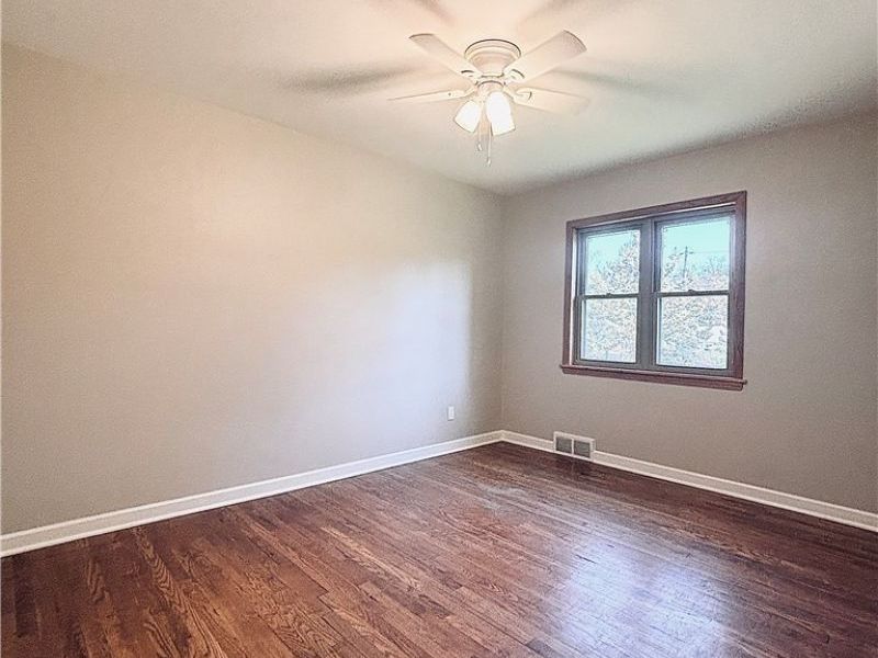 5817 Flower Drive, Parma Heights, OH 44130 Photo 8