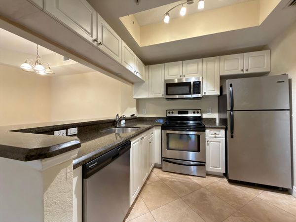 2806 Veronia Drive, Unit 204, Palm Beach Gardens, FL 33410