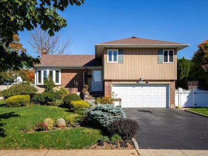 3757 Jules Lane  Wantagh, NY 11793