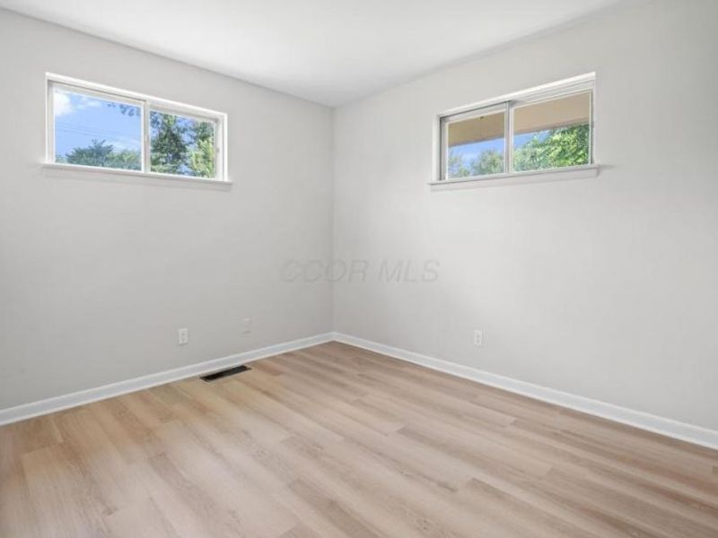 4174 Powell Avenue , Columbus, OH 43213 Photo 13