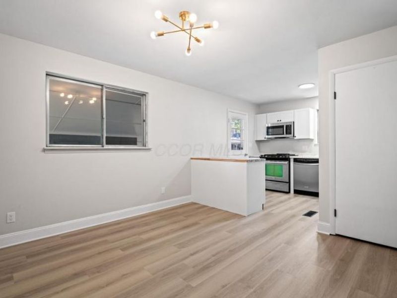 4174 Powell Avenue , Columbus, OH 43213 Photo 6