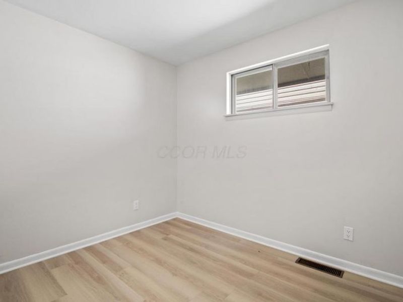 4174 Powell Avenue , Columbus, OH 43213 Photo 9