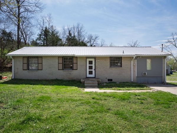 104 Hilltop Dr , Hendersonville, TN 37075