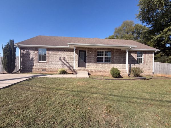 141 Thacker Dr , Portland, TN 37148