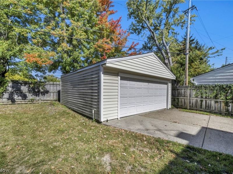 14912 Fernway Avenue, Cleveland, OH 44111 Photo 33