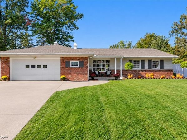 412 High Meadow Road , Amherst, OH 44001
