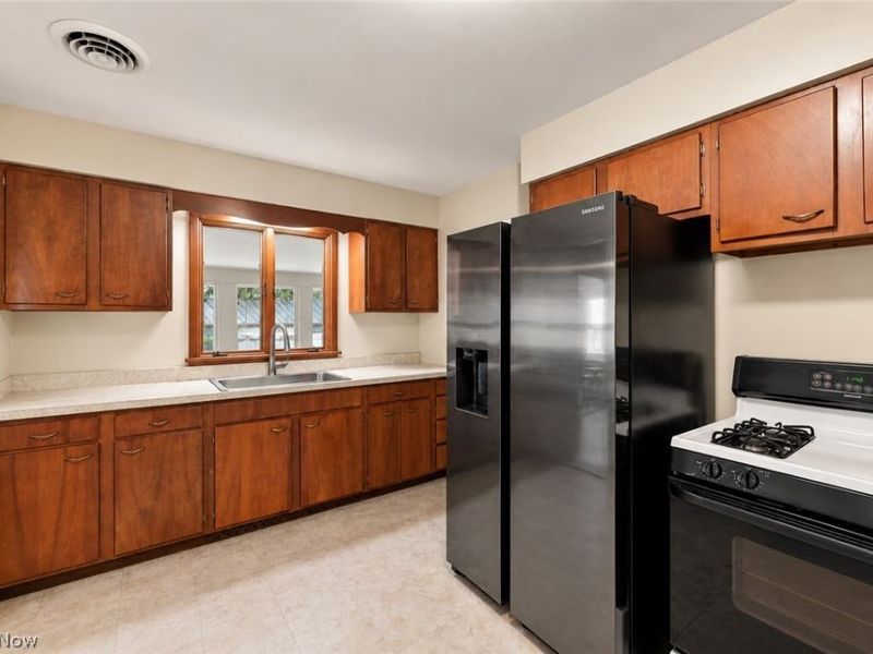 412 High Meadow Road, Amherst, OH 44001 Photo 20