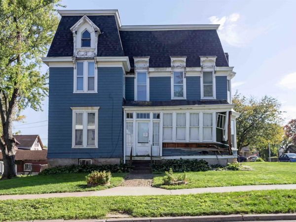 788 Fenelon Place, Dubuque, IA 52001